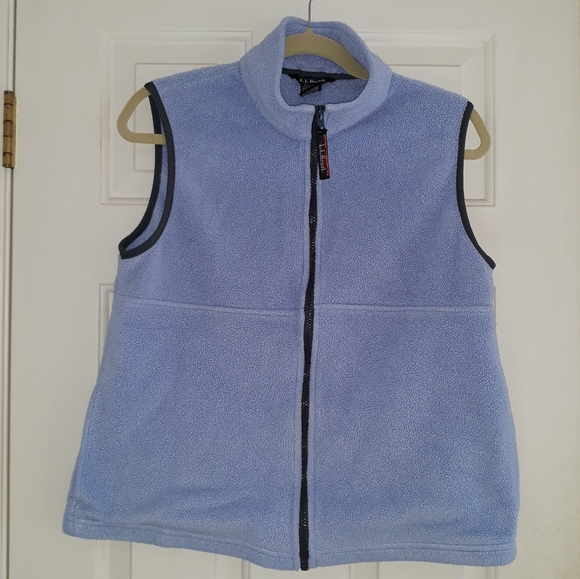 L.L. Bean Jackets & Blazers - L.L. Bean Women's Medium Lilac Fleece Vest